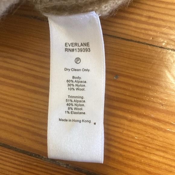 Everlane Cropped Alpaca Cardigan - Picture 6 of 6